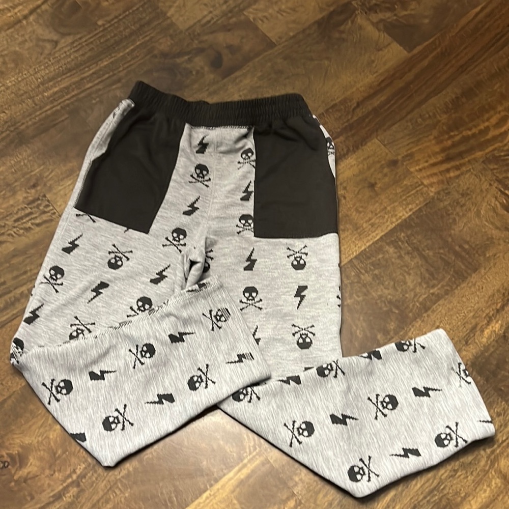 GAP KIDS BOYS SKULLS PJ BOTTOMS. Size S
